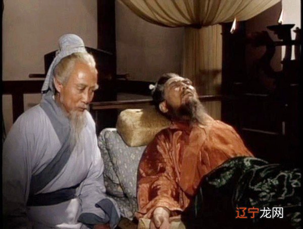 华佗被冤杀的?他真正的死因是因为总请假,我们冤枉了曹操1800年