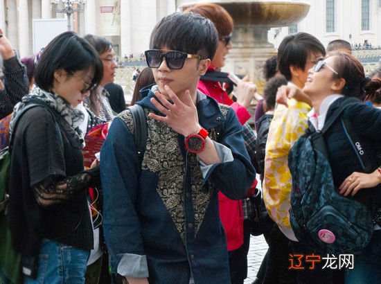 130909午夜学院于湉华晨宇宁桓宇白举纲欧豪_华晨宇父母_华晨宇父母做什么的