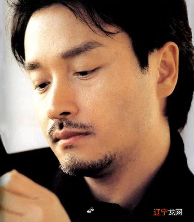 2003年张国荣轻生前，只做了一件事情，让陈淑芬保留最后的体面