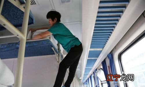 硬卧上铺还是下铺_k516硬卧上铺图片_硬卧上铺