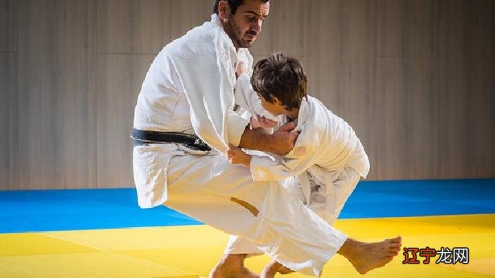 站着上班怎么瘦腿？办公室瘦腿最快的方法分享