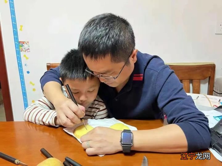 幼儿园的萌宝们探索有趣的象形字