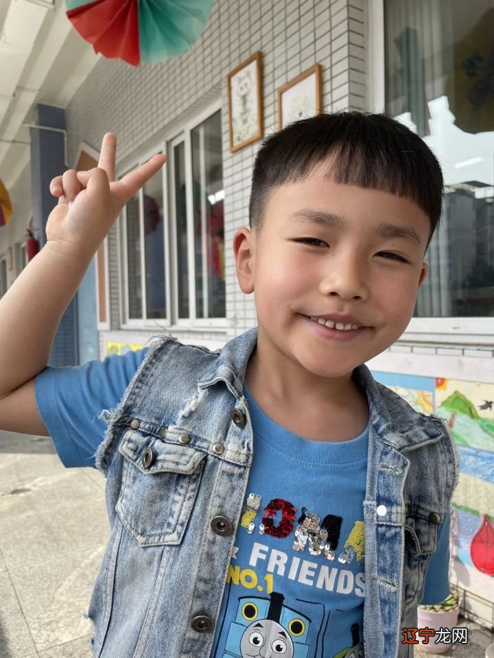 幼儿园的萌宝们探索有趣的象形字