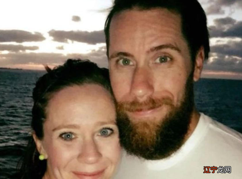 蓝鲸的眼睛_博人眼睛比鸣人蓝_蓝眼睛的人