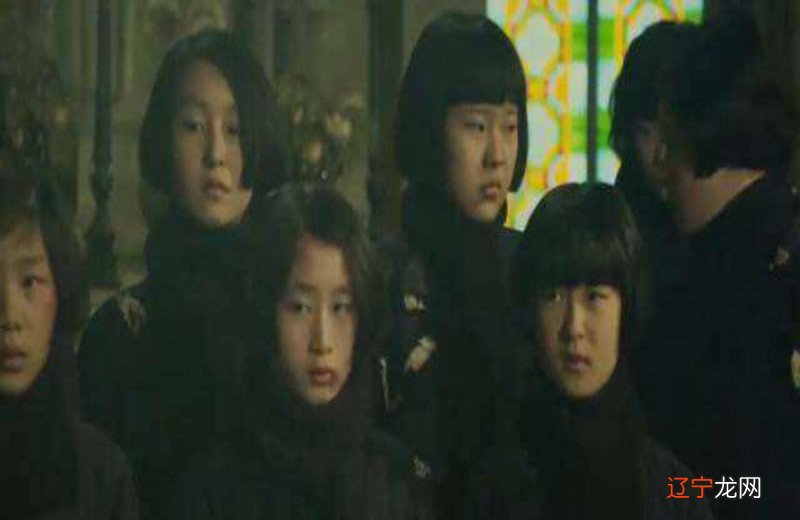 金陵十三钗男孩的下场,为她人牺牲自我,战乱年代的真情