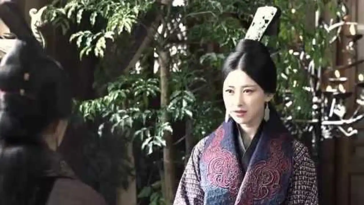 《大秦赋》冬儿为救扶苏被嫪毐所杀,大王追封冬儿郡主,赵姬被囚