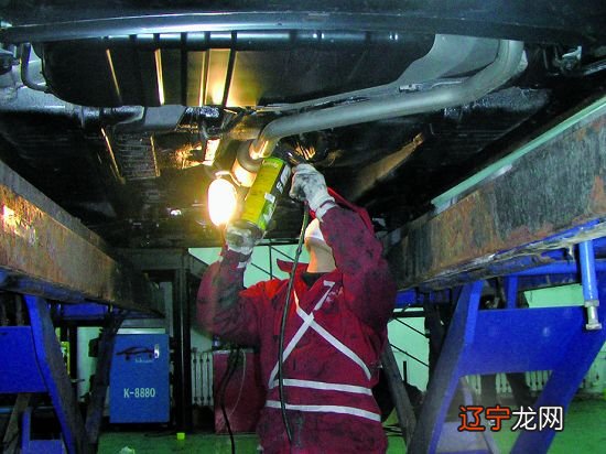 超级DIY之如何给车身除锈