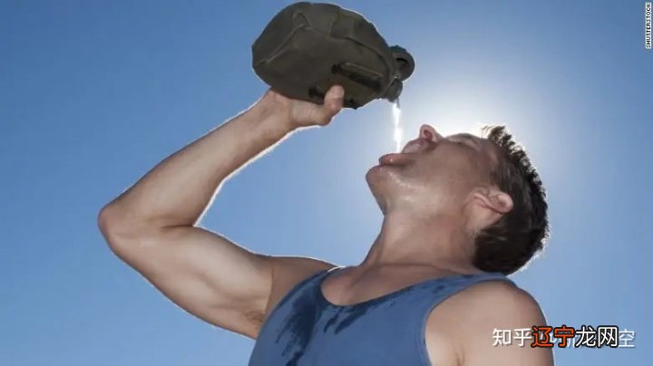 19岁男生运动后喝冰水猝死?高温天气“冰水”真的别大量猛喝!