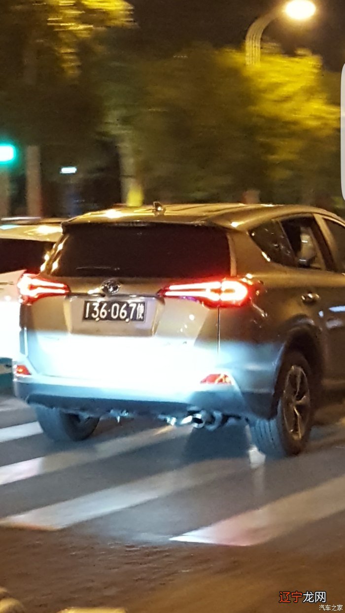 涨点小"姿势" 看穿"使"字车牌里大使国籍