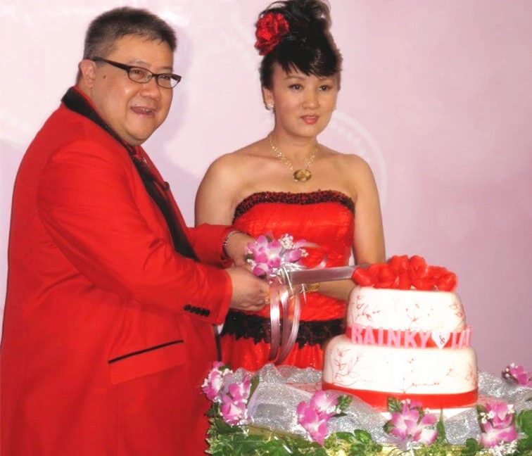 60岁老戏骨刘锡贤闪婚圈外人，称过得幸福！与前女友分手仅7个月