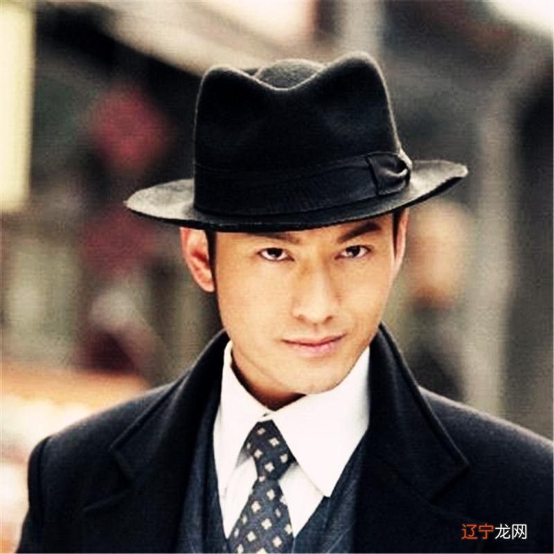 演员黄晓明:和曾经以为是命中注定的杨颖分开后,过得如何了?